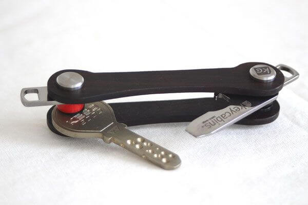 Keycabin - Schlüsselmanager Farbe Rosenholz dunkel - offen